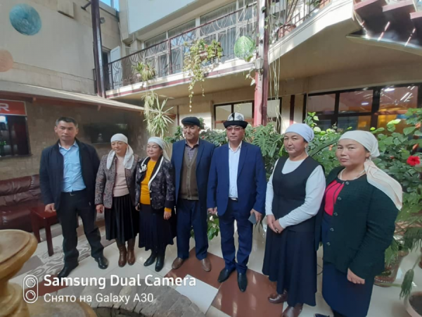 "Элдин үнү" долбоору боюнча семинарда 